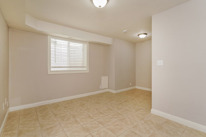 2,390/Mo, 1805 N 225 W Layton, UT 84041 Bonus Room View