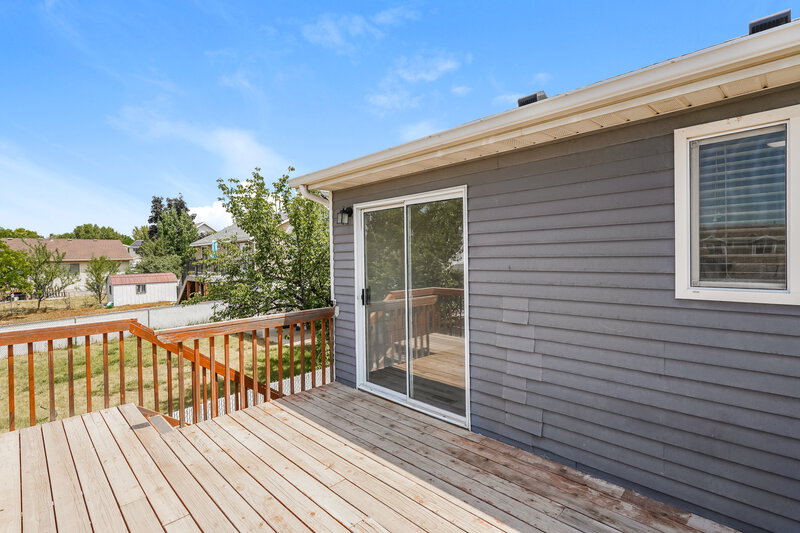 2,390/Mo, 1805 N 225 W Layton, UT 84041 Deck View