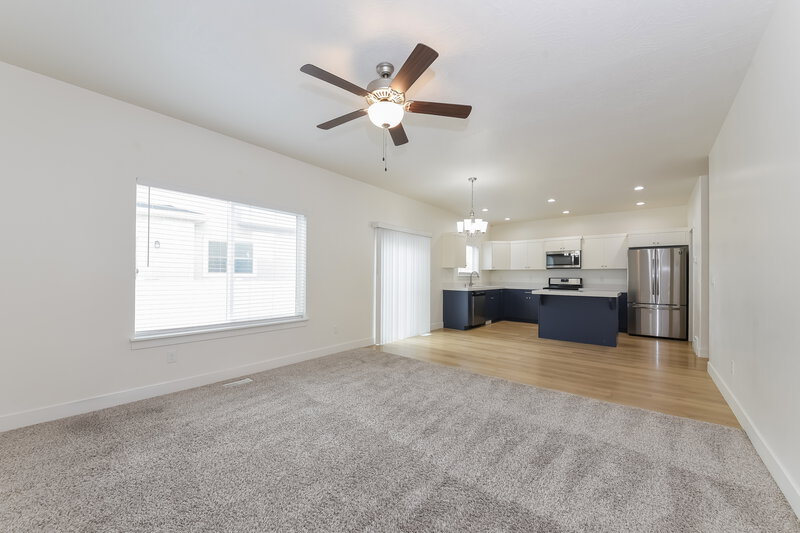 2,390/Mo, 4907 E Breezy Patch Rd Eagle Mountain, UT 84005 Living Room View