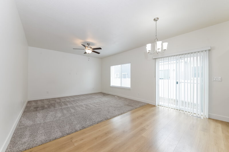 2,390/Mo, 4907 E Breezy Patch Rd Eagle Mountain, UT 84005 Dining Room View