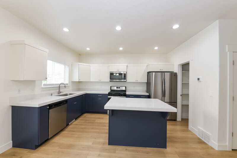 2,390/Mo, 4907 E Breezy Patch Rd Eagle Mountain, UT 84005 Kitchen View