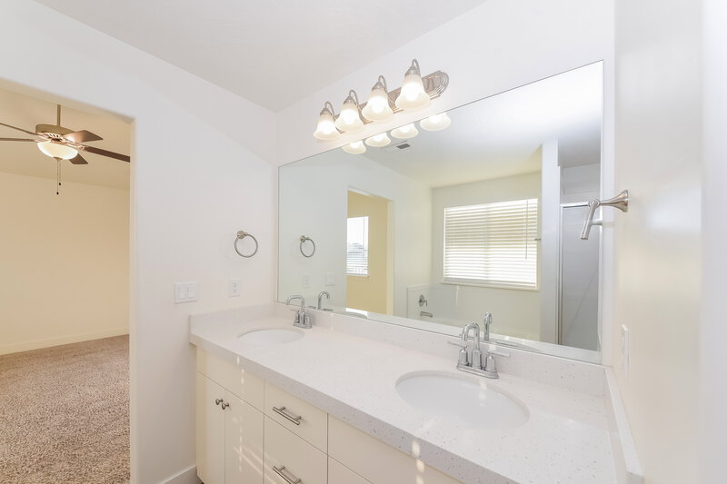 2,390/Mo, 4907 E Breezy Patch Rd Eagle Mountain, UT 84005 Main Bathroom View 2