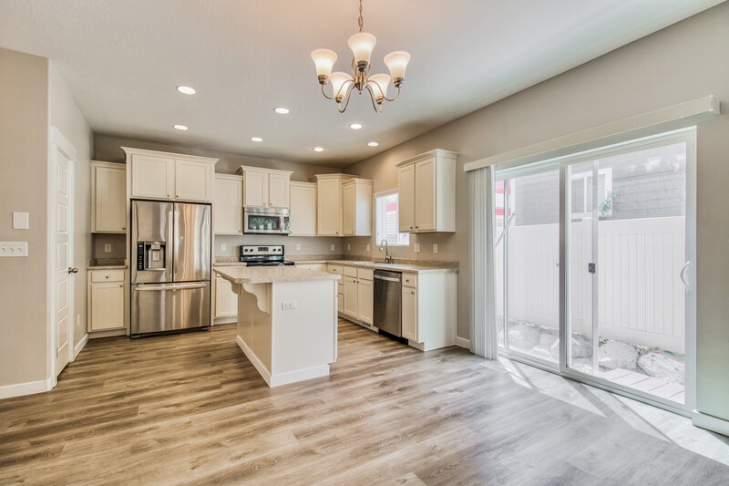 2,530/Mo, 13368 S Moorfield Dr Herriman, UT 84096 Kitchen View