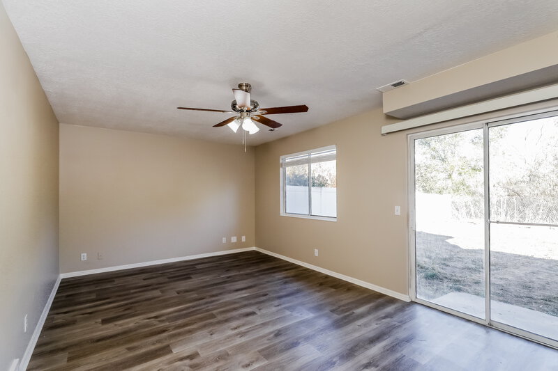 2,365/Mo, 6129 S Crystal River Dr Murray, UT 84123 Living Room View