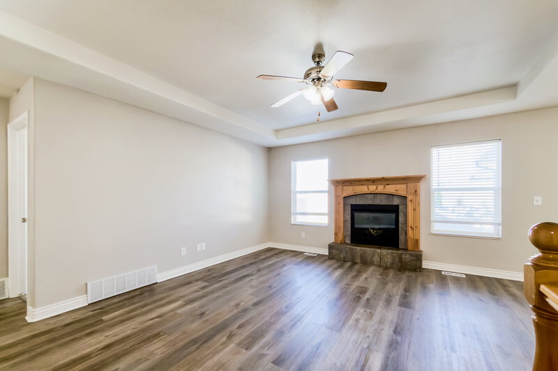 2,595/Mo, 1112 S 1425 W Clearfield, UT 84015 Living Room View