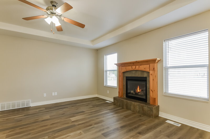 2,650/Mo, 1112 S 1425 W Clearfield, UT 84015 Living Room View