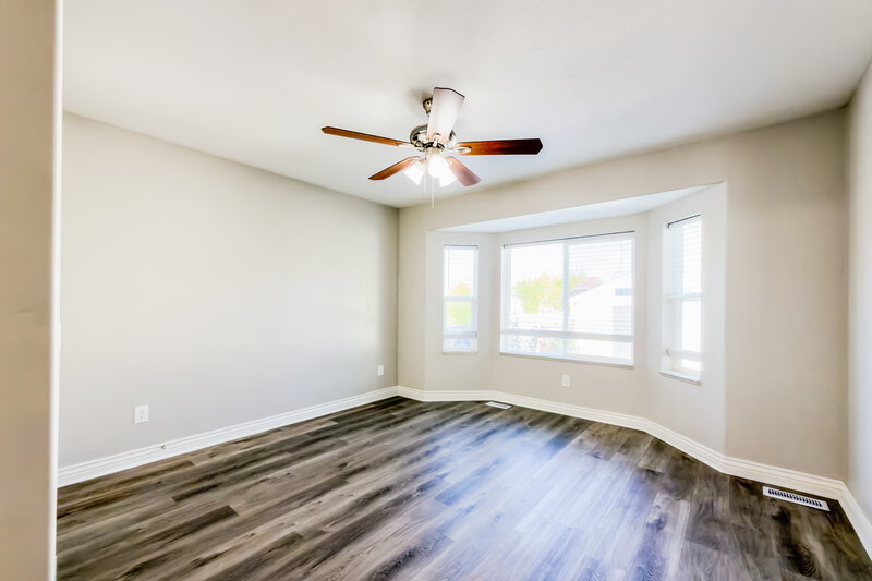 2,595/Mo, 1112 S 1425 W Clearfield, UT 84015 Main Bedroom View 2