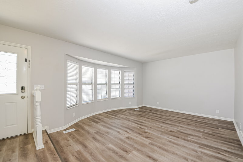 2,695/Mo, 8017 S 2100 E South Weber, UT 84405 Living Room View