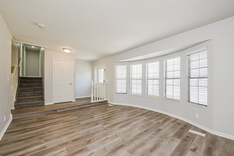 2,695/Mo, 8017 S 2100 E South Weber, UT 84405 Living Room View 2