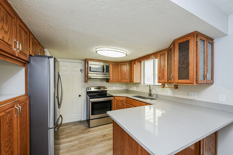 2,695/Mo, 8017 S 2100 E South Weber, UT 84405 Kitchen View