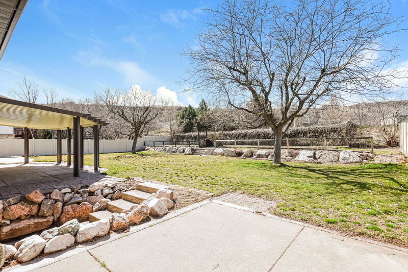 2,695/Mo, 8017 S 2100 E South Weber, UT 84405 Rear View