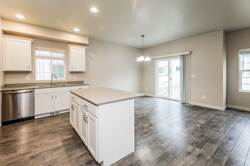 2,345/Mo, 1719 S Haven Pkwy West Haven, UT 84401 Kitchen View 2