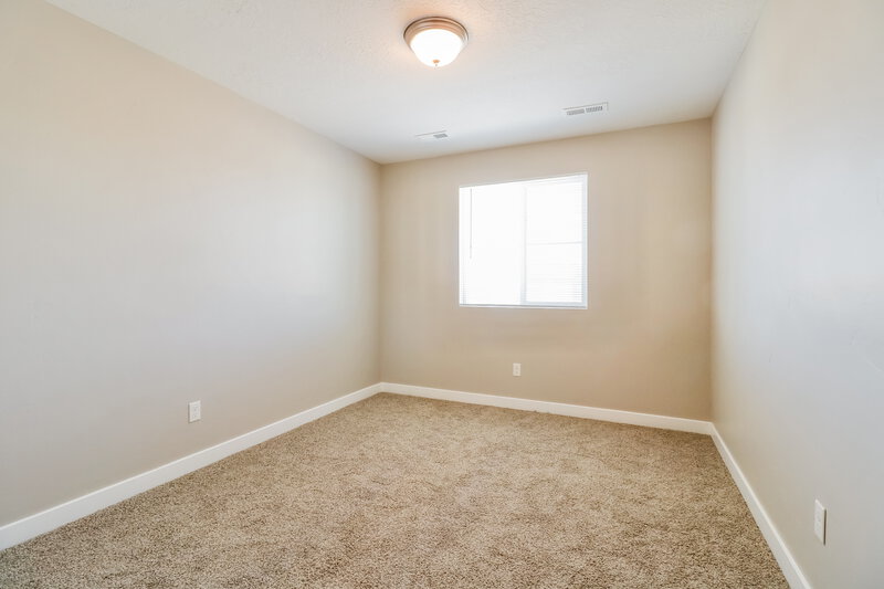 2,320/Mo, 1811 W Parkview Dr Syracuse, UT 84075 Bedroom View 2