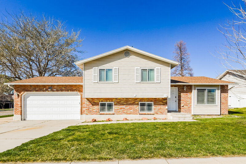 2,355/Mo, 3324 W 4975 S Roy, UT 84067 External View