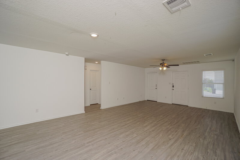 1,450/Mo, 9921 Leeds Wheel San Antonio, TX 78254 Living Room View 2