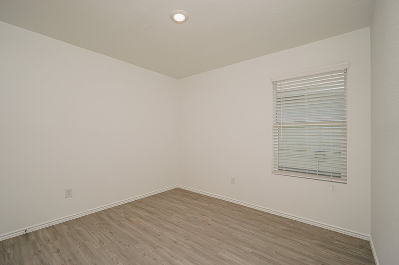 1,450/Mo, 9921 Leeds Wheel San Antonio, TX 78254 Bedroom View