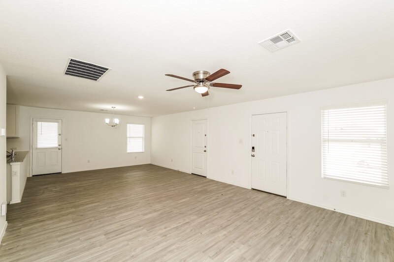 1,755/Mo, 2441 Double Oak Dr New Braunfels, TX 78130 Living Room View 2