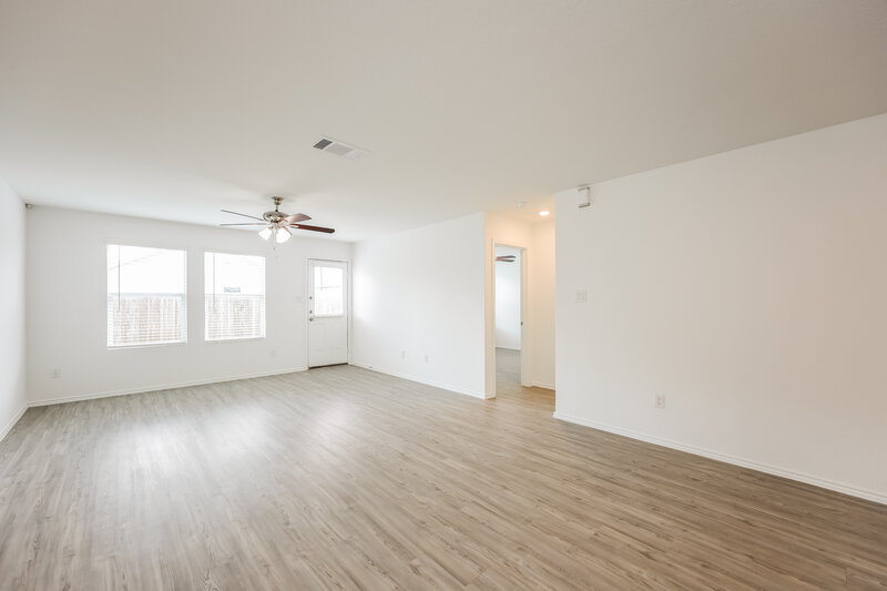 1,725/Mo, 2415 Lake Hls New Braunfels, TX 78130 Living Room View