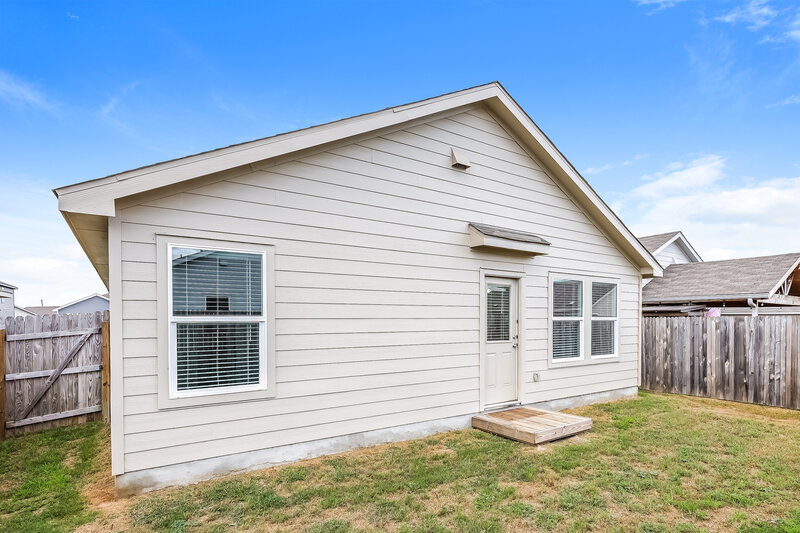 1,725/Mo, 2415 Lake Hls New Braunfels, TX 78130 Rear View