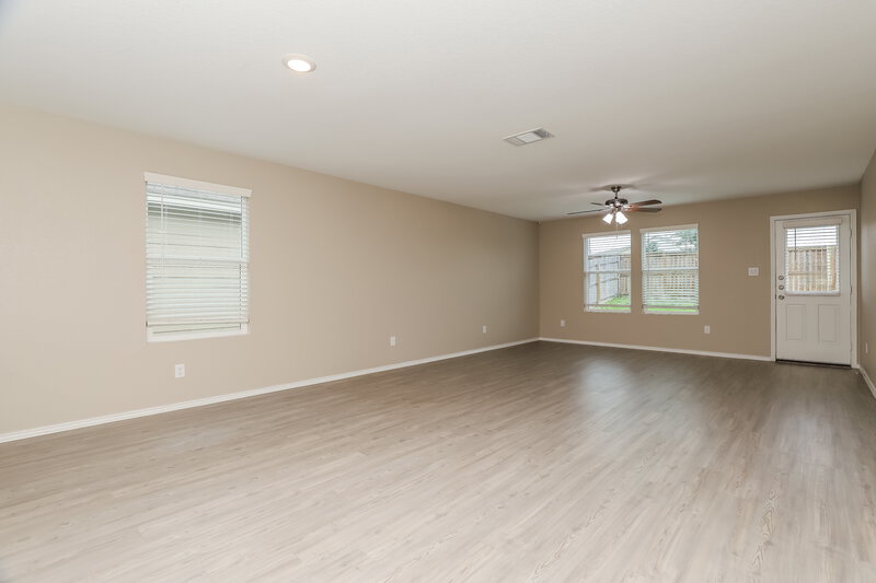 1,470/Mo, 14007 Southton Basin San Antonio, TX 78223 Living Room View