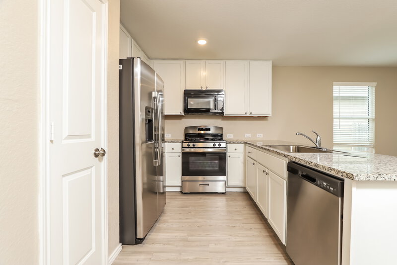 1,470/Mo, 14007 Southton Basin San Antonio, TX 78223 Kitchen View