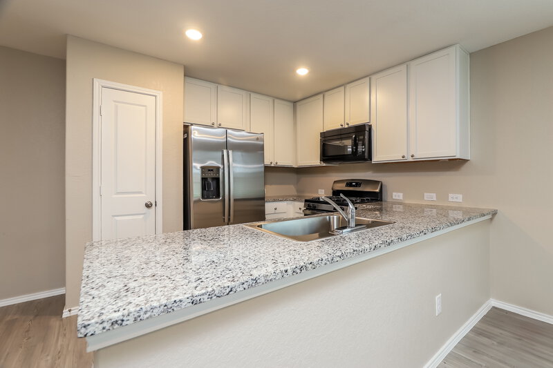 1,470/Mo, 14007 Southton Basin San Antonio, TX 78223 Kitchen View 2