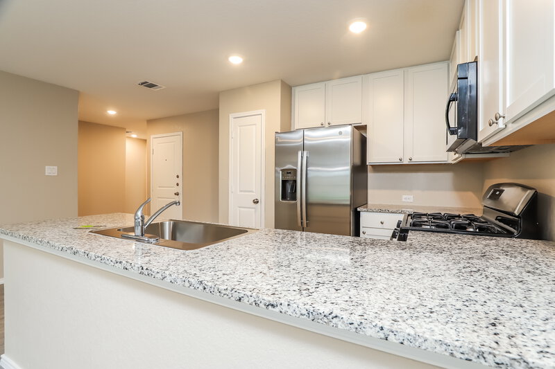 1,470/Mo, 14007 Southton Basin San Antonio, TX 78223 Kitchen View 3