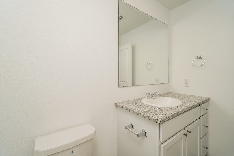 1,750/Mo, 14007 Southton Basin San Antonio, TX 78223 Main Bathroom View