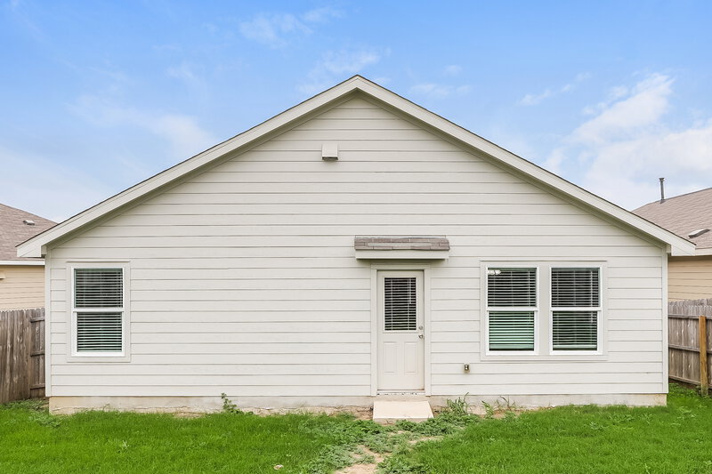 1,470/Mo, 14007 Southton Basin San Antonio, TX 78223 Rear View