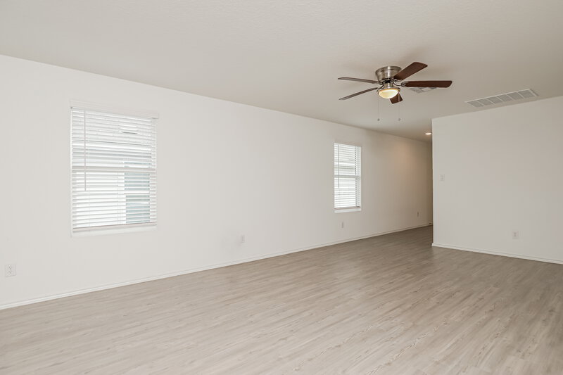 1,540/Mo, 6634 Morgan Cp San Antonio, TX 78253 Living Room View 2