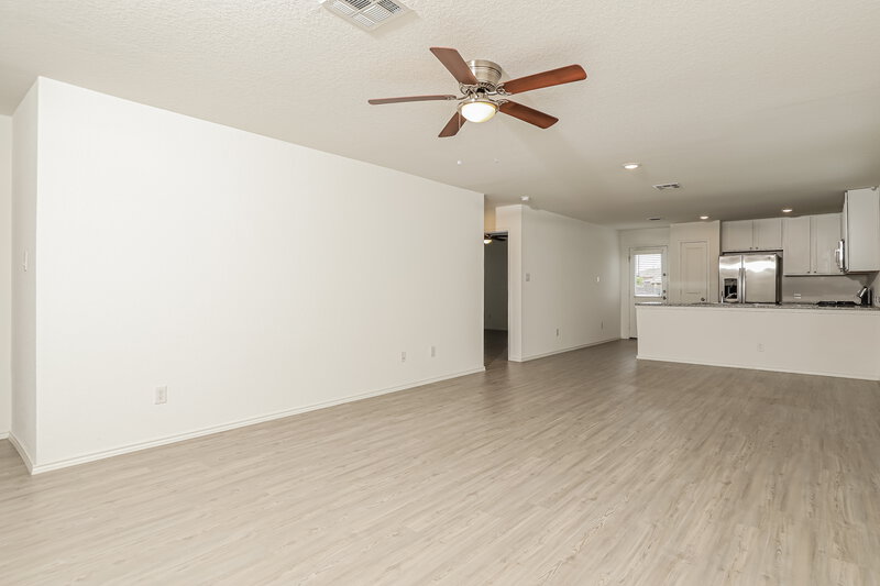 1,540/Mo, 6634 Morgan Cp San Antonio, TX 78253 Living Room View 3