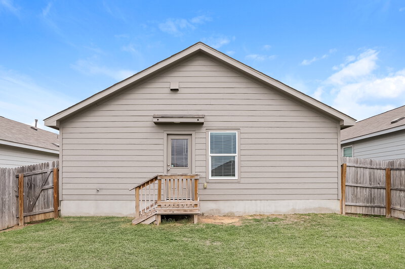 1,540/Mo, 6634 Morgan Cp San Antonio, TX 78253 Rear View