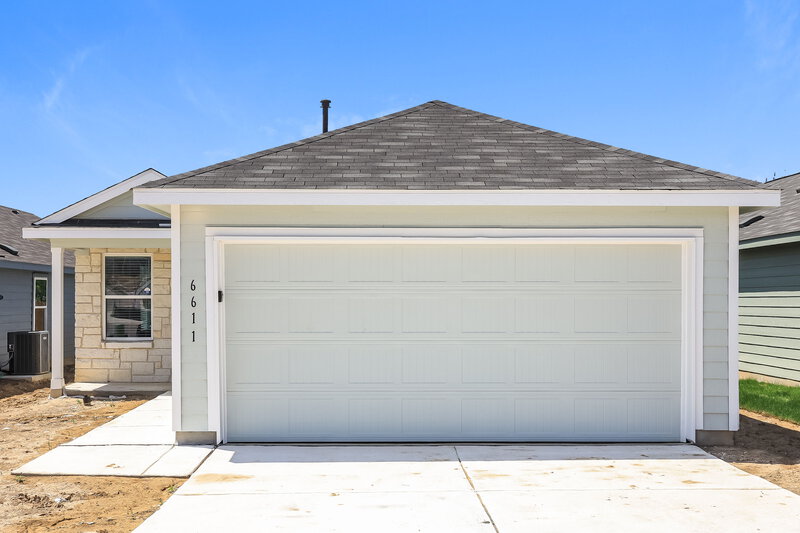 0/Mo, 6611 Whirling Path San Antonio, TX 78253 External View
