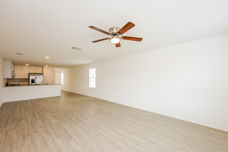 1,785/Mo, 6611 Morgan Cp San Antonio, TX 78253 Living Room View 2