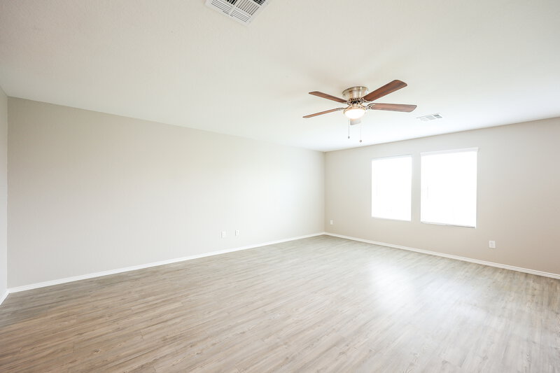 1,700/Mo, 14612 Greenfield Ml San Antonio, TX 78254 Family Room View