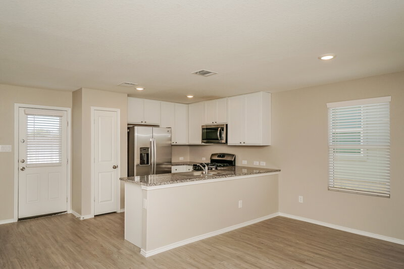 1,670/Mo, 9913 Leeds Wheel San Antonio, TX 78254 Kitchen View
