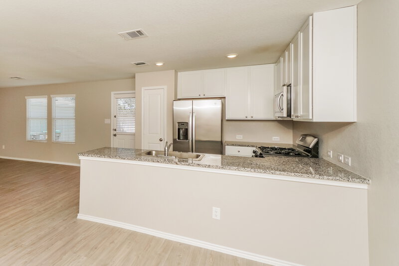 1,670/Mo, 9913 Leeds Wheel San Antonio, TX 78254 Kitchen View 2