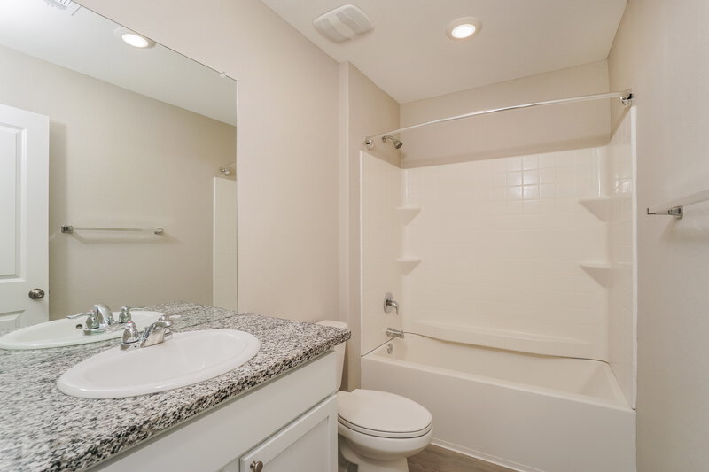 1,670/Mo, 9913 Leeds Wheel San Antonio, TX 78254 Bathroom View
