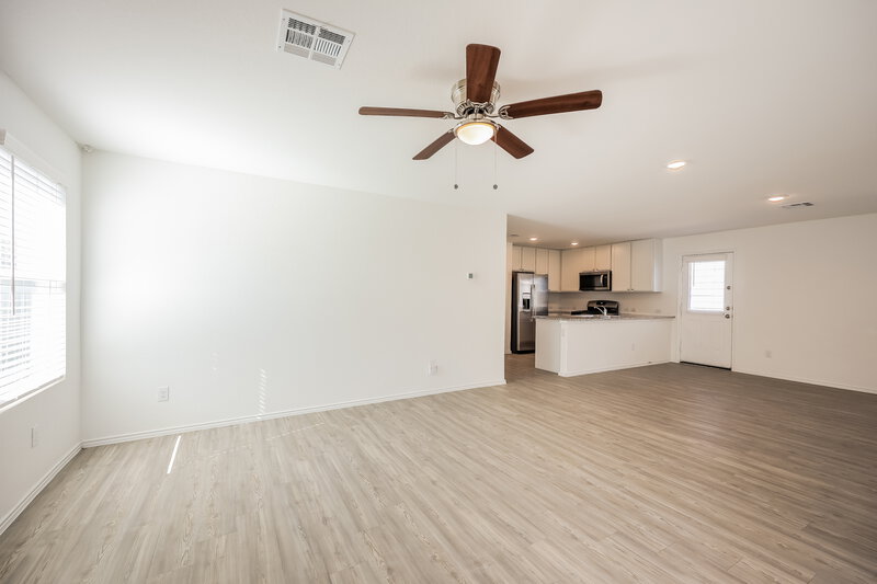 1,395/Mo, 6631 Morgan Cp San Antonio, TX 78253 Living Room View
