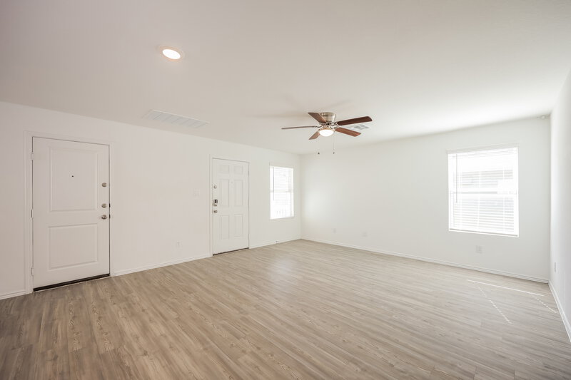 1,395/Mo, 6631 Morgan Cp San Antonio, TX 78253 Living Room View 2