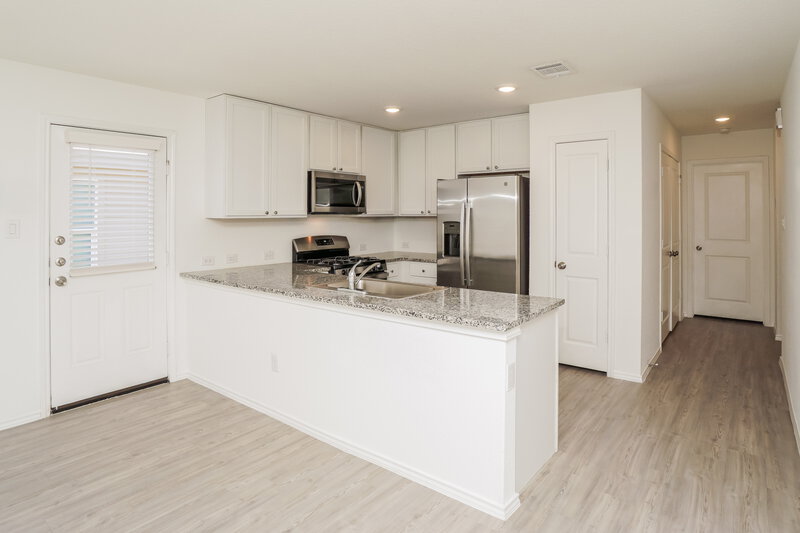 1,365/Mo, 14711 Brandy Brk San Antonio, TX 78253 Kitchen View