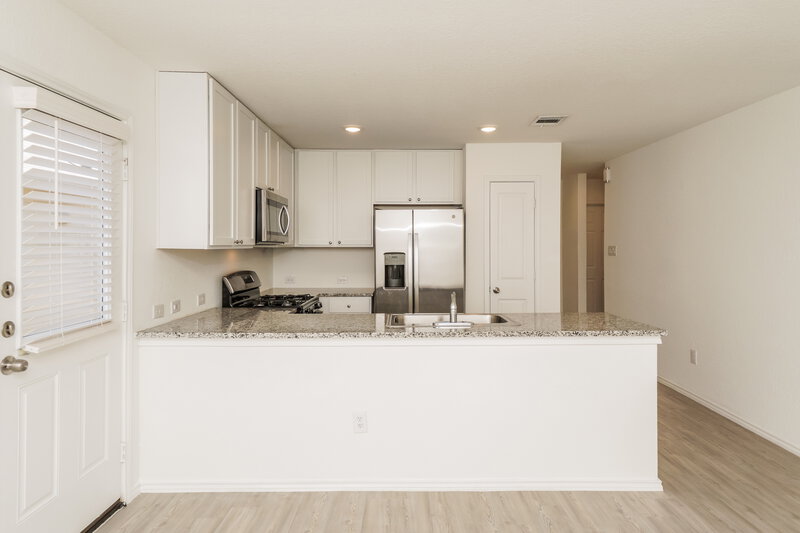 1,365/Mo, 14711 Brandy Brk San Antonio, TX 78253 Kitchen View 2