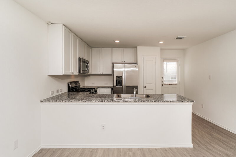 1,525/Mo, 14640 Greenfield Ml San Antonio, TX 78254 Kitchen View 2