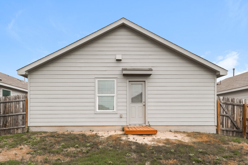 1,525/Mo, 14640 Greenfield Ml San Antonio, TX 78254 Rear View 2