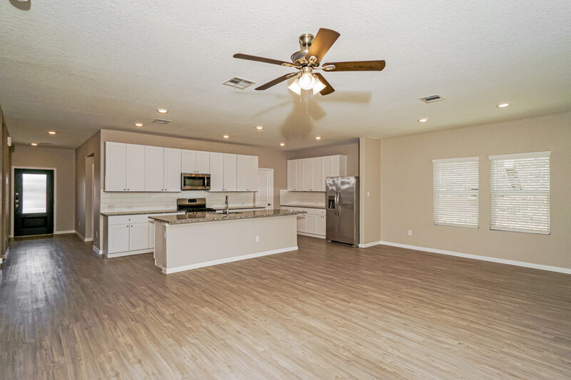 2,430/Mo, 15035 Nettleton Ml San Antonio, TX 78254 Living Room View 2