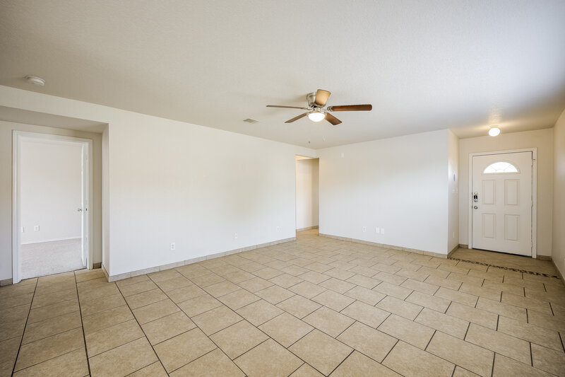 1,370/Mo, 2402 Sunview Lk San Antonio, TX 78245 Living Room View 3