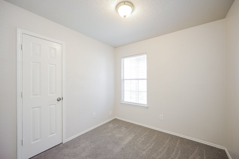 1,370/Mo, 2402 Sunview Lk San Antonio, TX 78245 Bedroom View 2