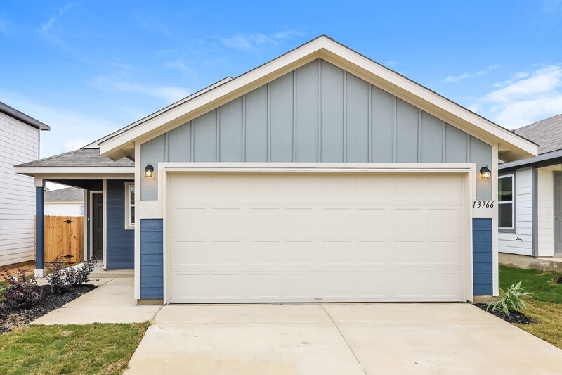 0/Mo, 13766 Beebrush Saddle San Antonio, TX 78253 External View