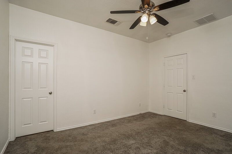 1,560/Mo, 2631 Bluff Xing San Antonio, TX 78244 Main Bedroom View 2