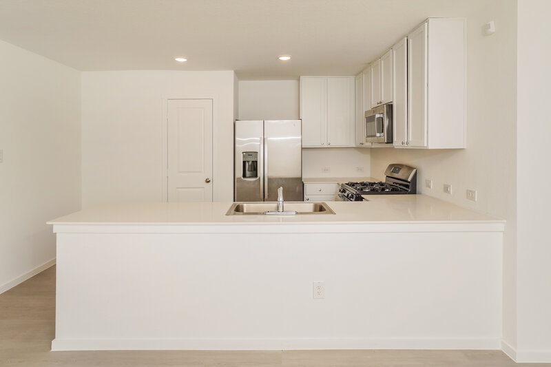 1,440/Mo, 15491 Jake Xing San Antonio, TX 78253 Kitchen View 2